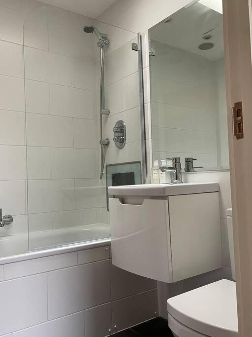Amazing Apartment Central London Near Tube Station Exterior photo